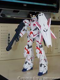 UNICORN GUNDAM